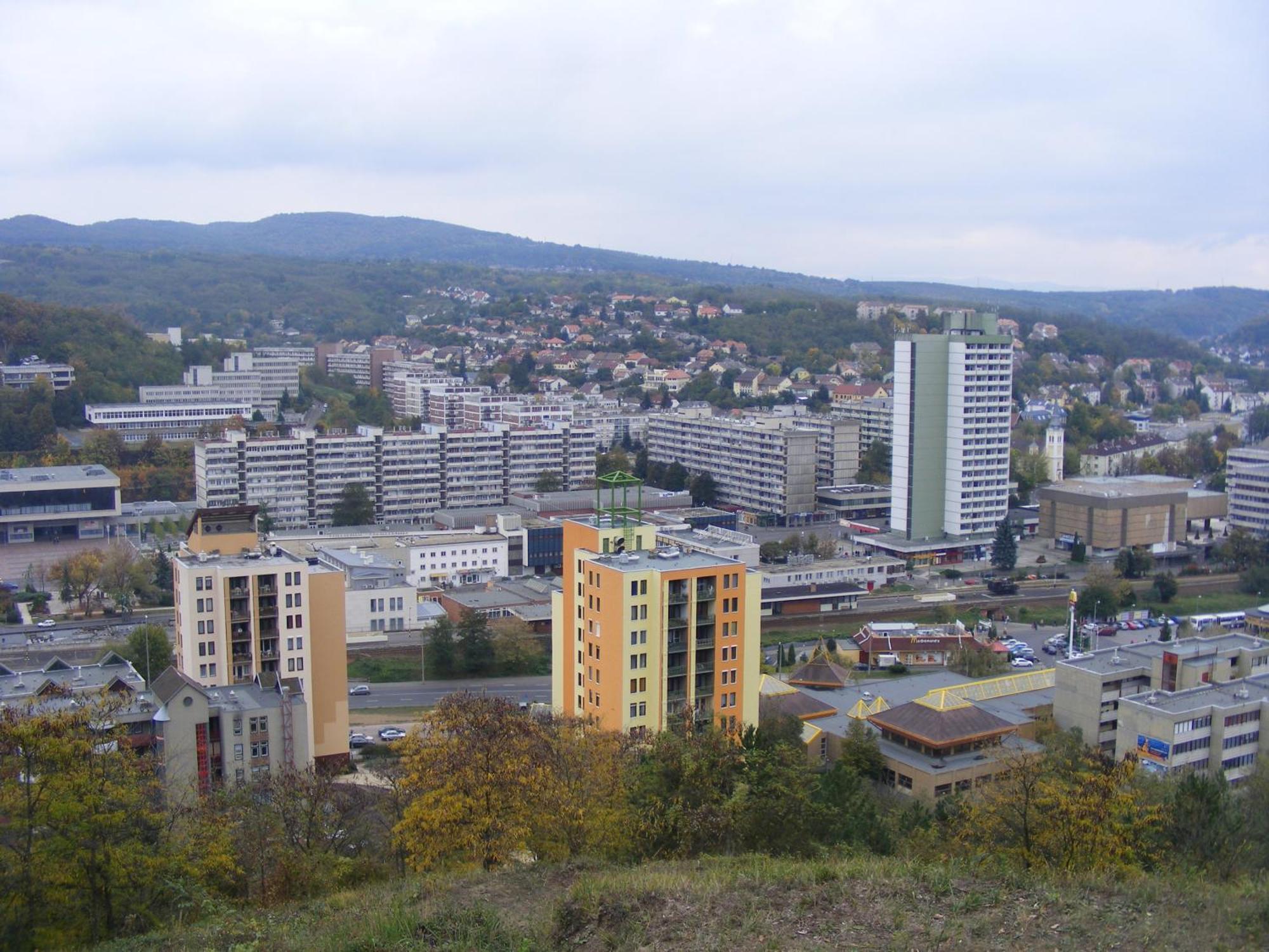 Central Apartman Salgótarján Zewnętrze zdjęcie